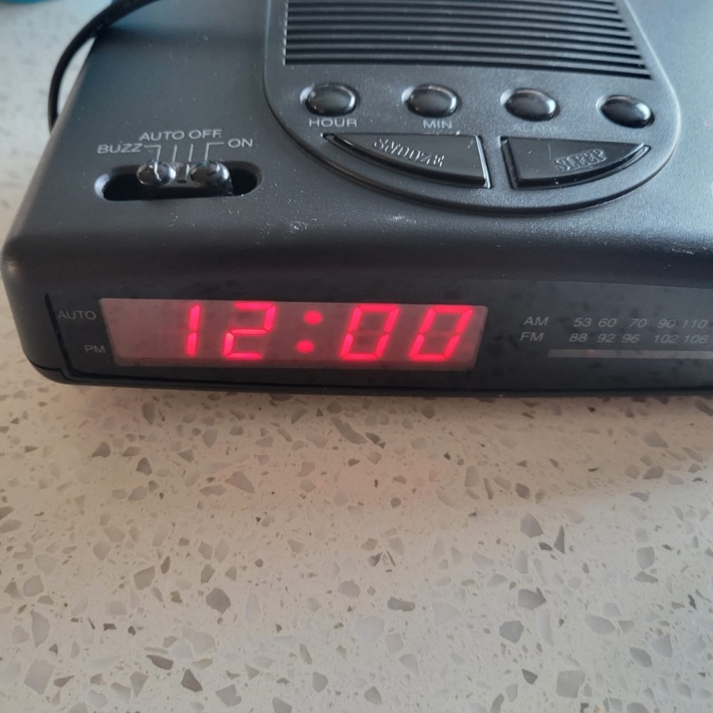 Vintage Memorex MCR-500 Clock Radio